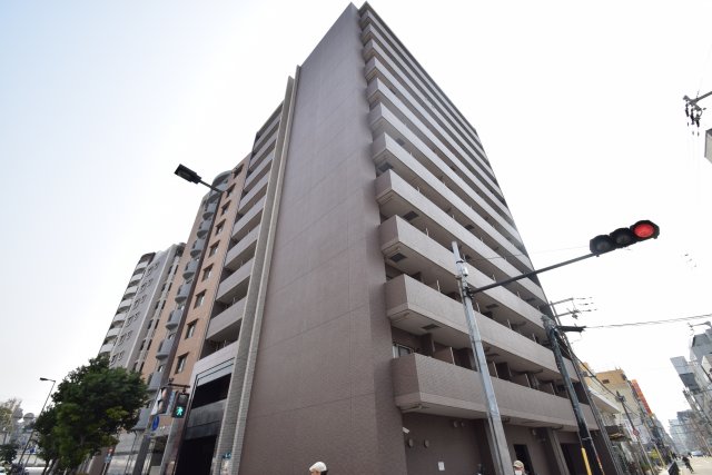 エスライズ難波EASTの外観
