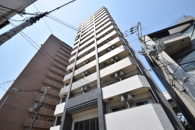 クリスタルグランツ大阪センターSｔの外観