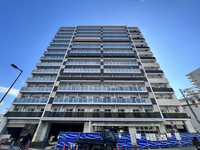 MELDIA CREST TAPP NAMBA WESTの外観