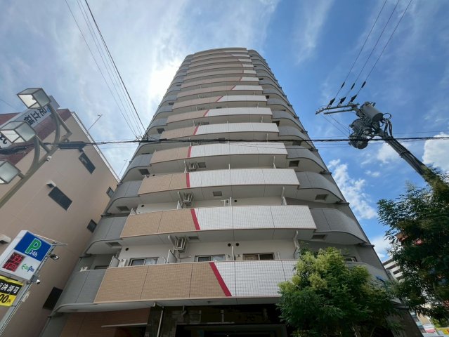 セレニテ難波プリエの外観
