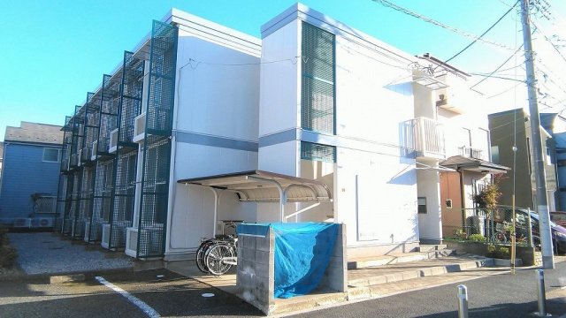 レオパレス鷺沼の外観