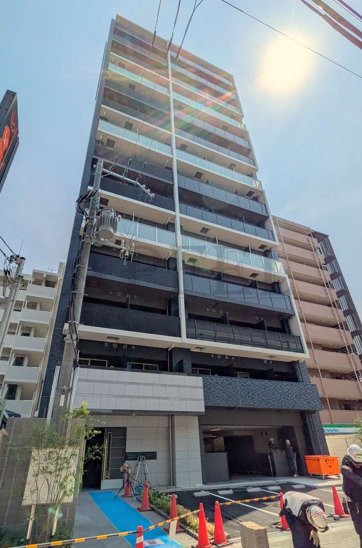 プレサンス緑橋ソレアスの外観