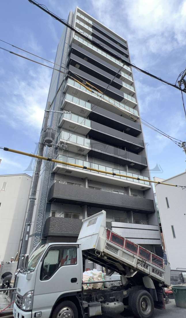 プレサンスOSAKA東中本エシデルの外観