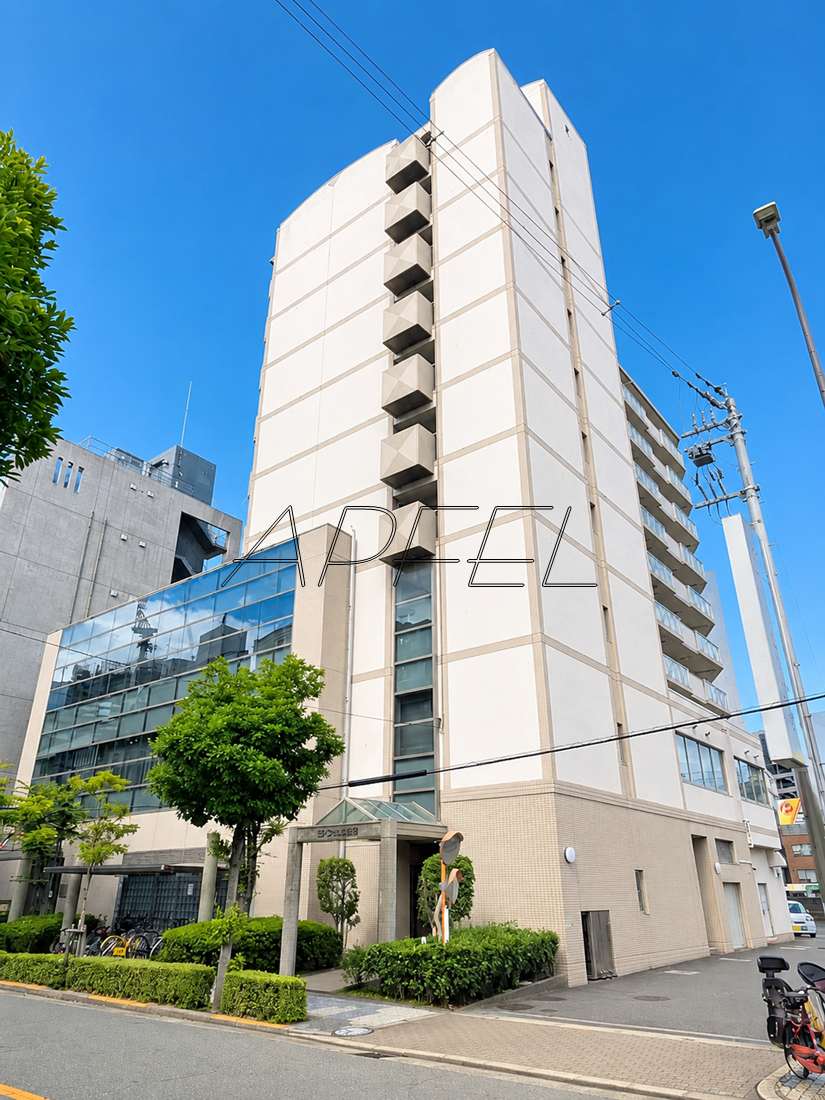 エトワール北梅田の外観