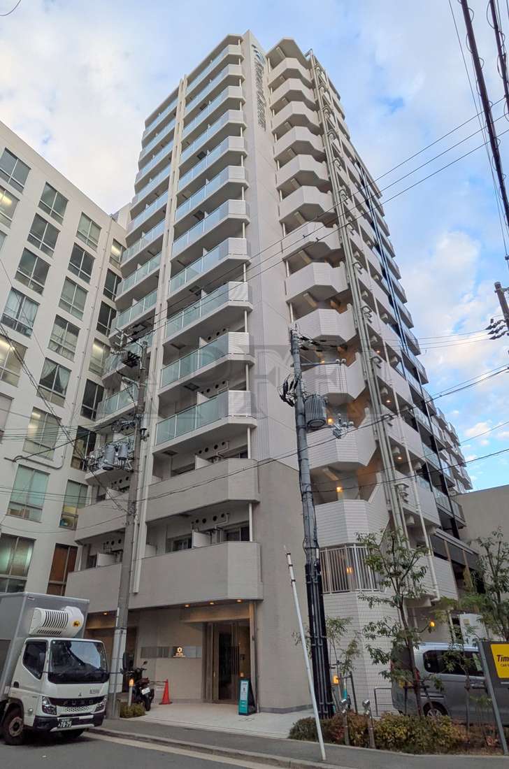 クリスタルグランツ西本町の外観
