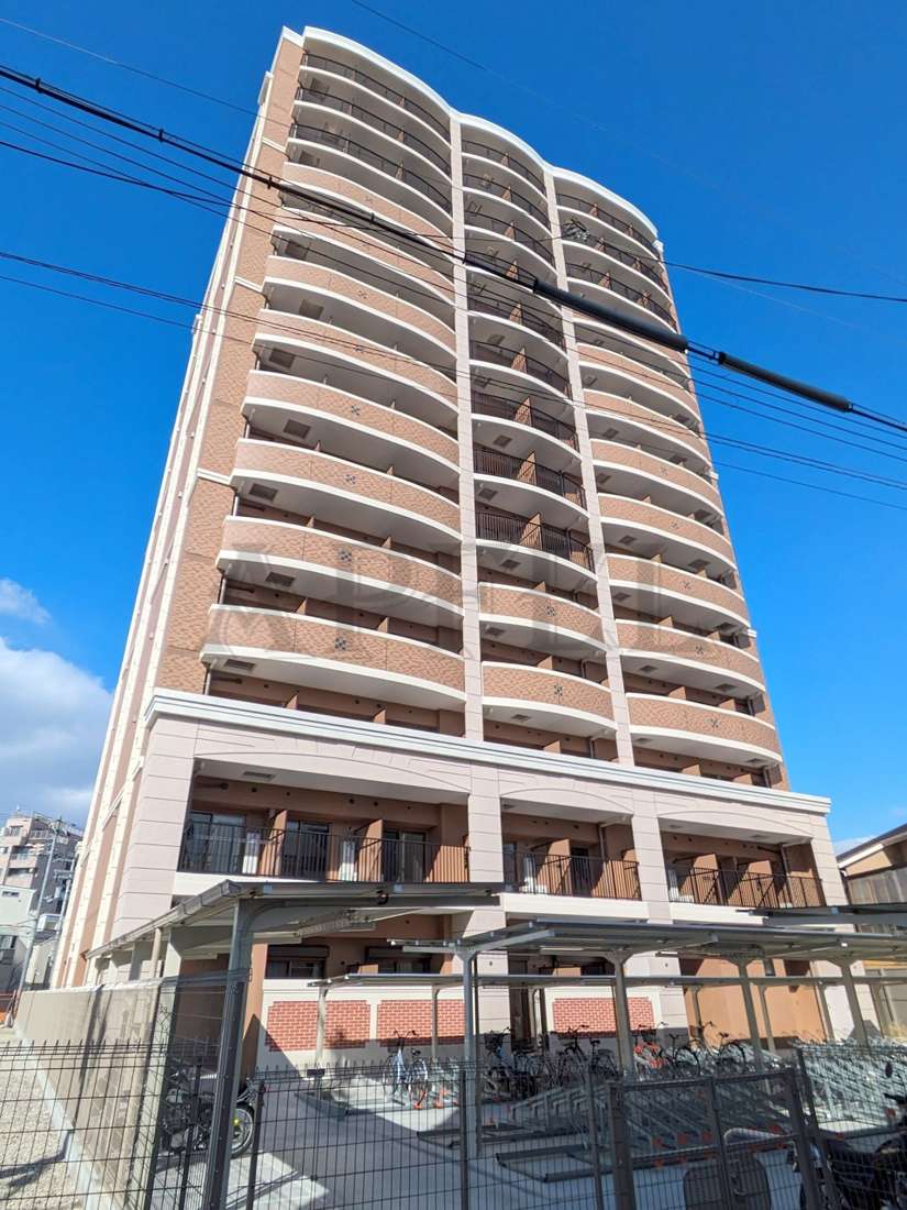 Luxe大阪城南の外観