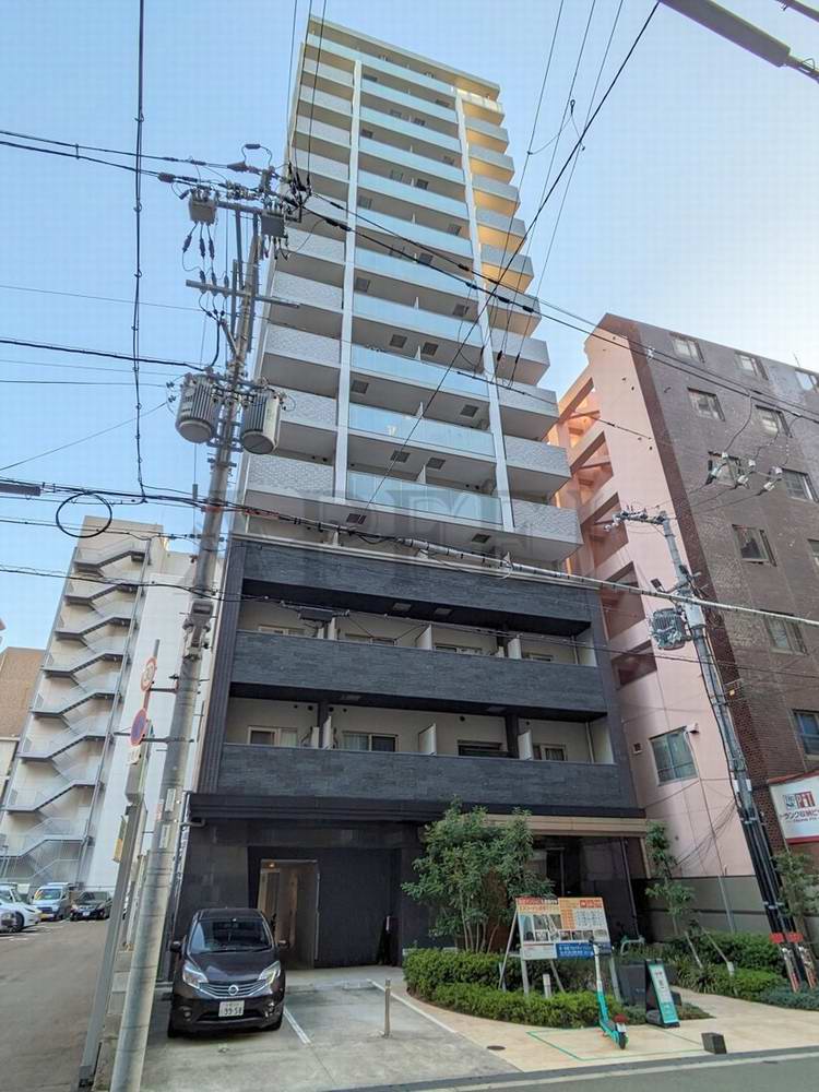 エスリード心斎橋LUXUEの外観