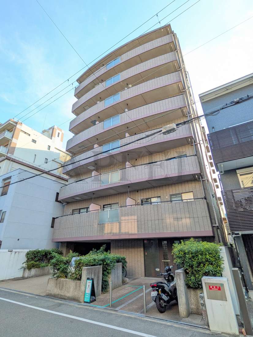 ライフ北梅田の外観