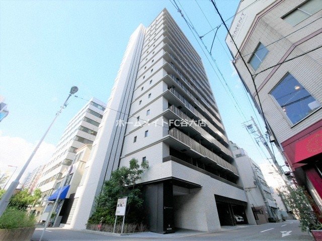 コンフォリア京町堀の外観