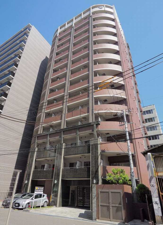 アーデンタワー西本町の外観