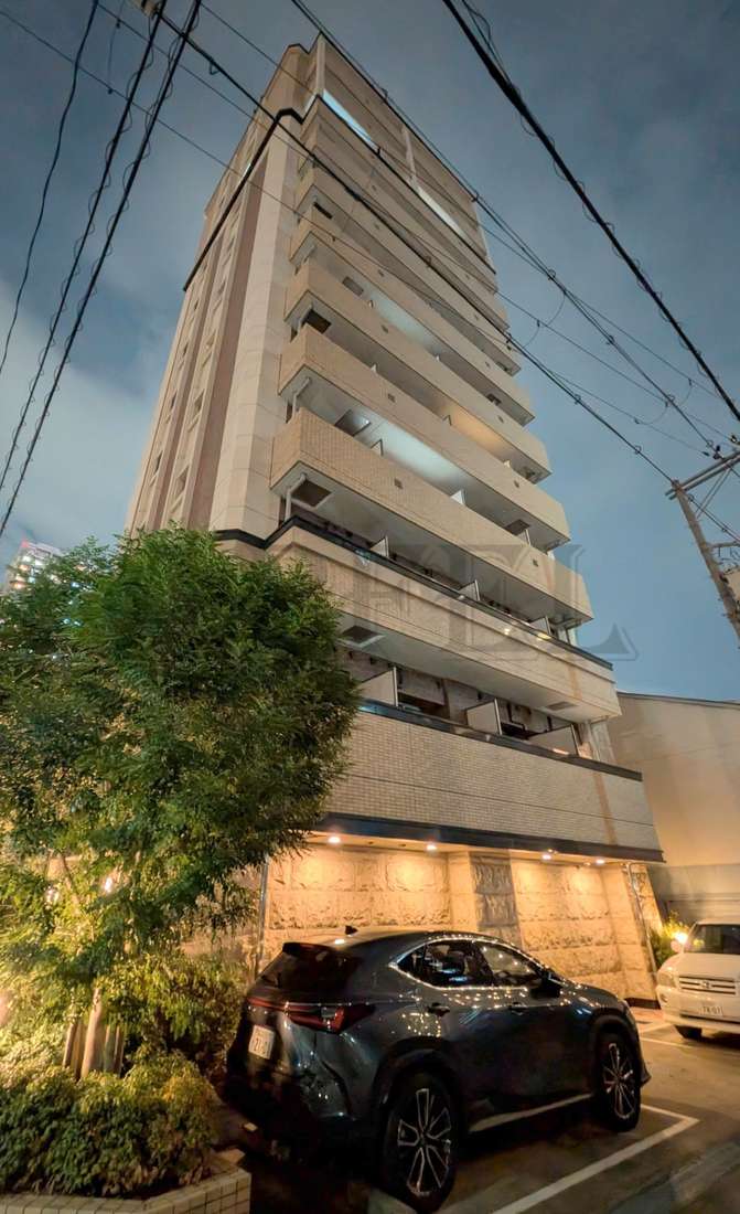 プレサンス梅田EASTの外観