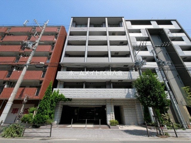 Mid Court 新大阪