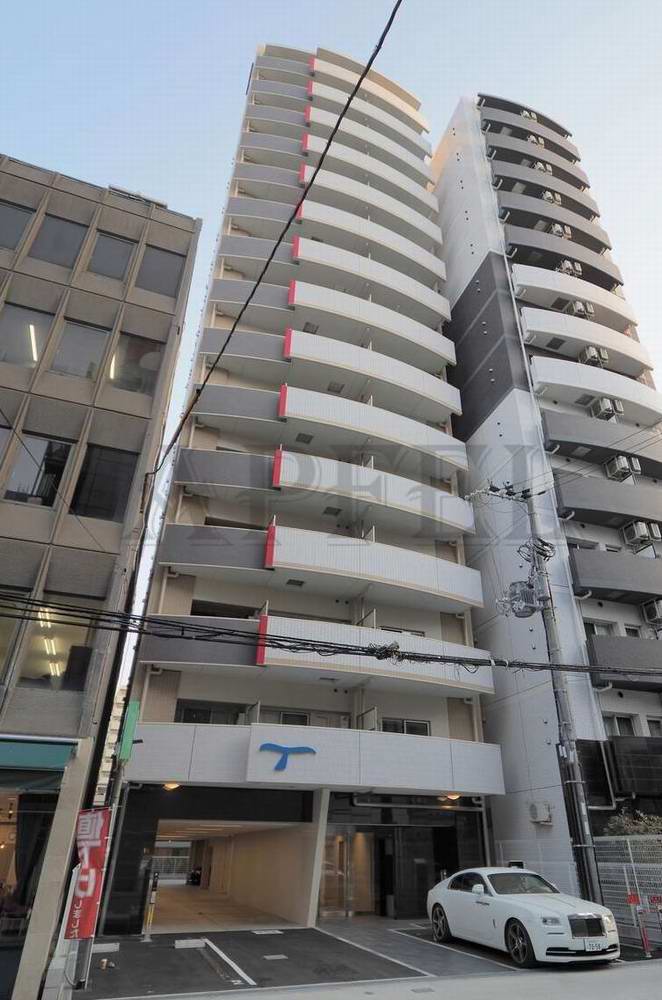 セレニテ堺筋本町プリエの外観