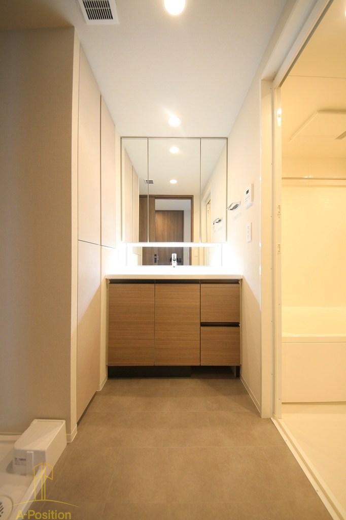 コンフォリア・リヴ本町WEST Q