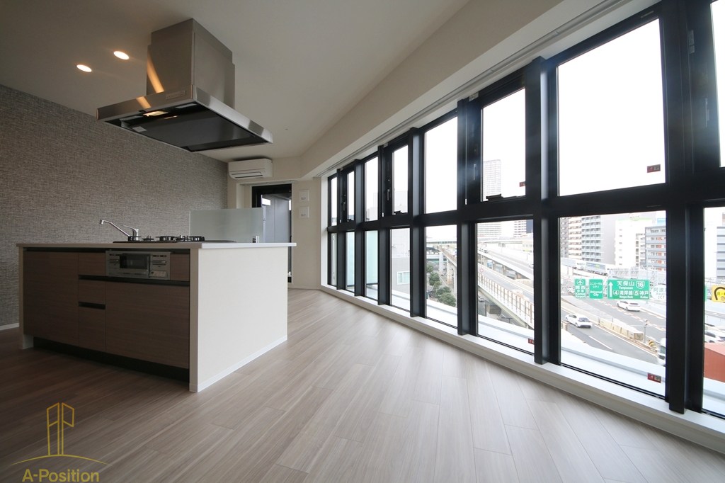 コンフォリア・リヴ本町WEST Q