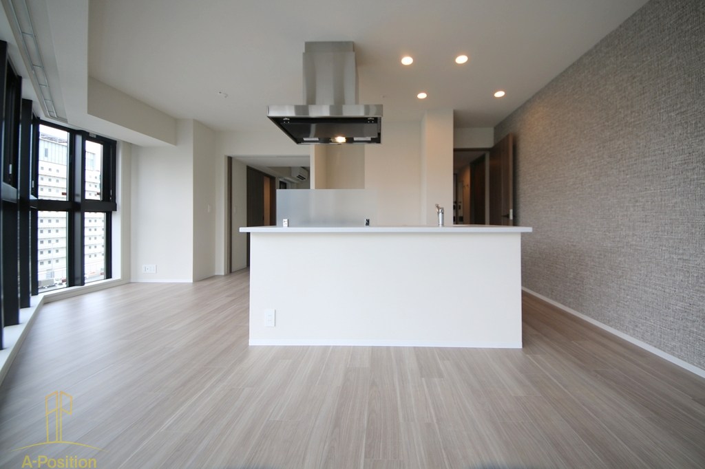 コンフォリア・リヴ本町WEST Q