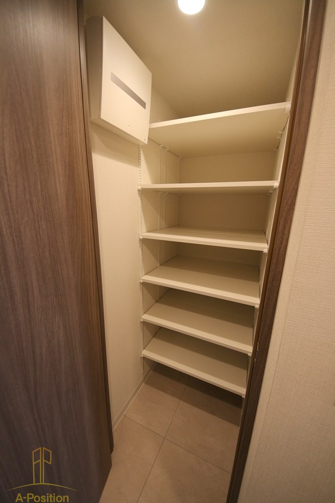 コンフォリア・リヴ本町WEST Q