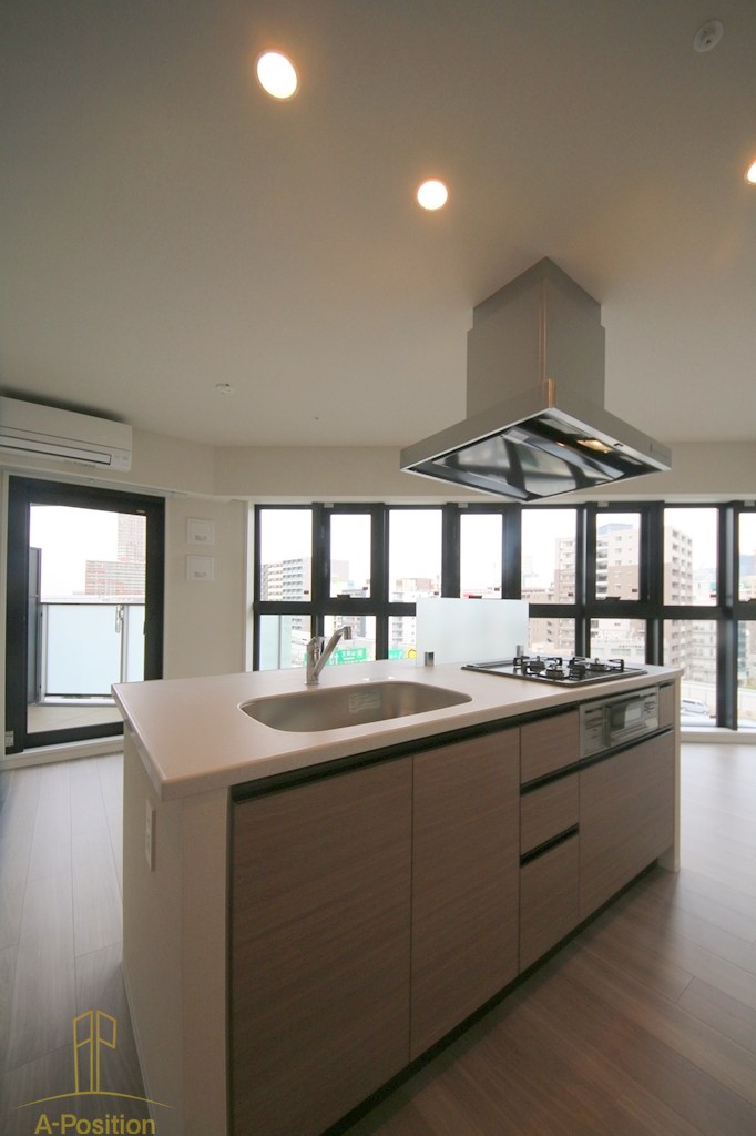 コンフォリア・リヴ本町WEST Q