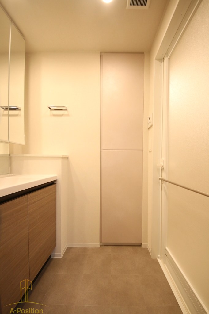 コンフォリア・リヴ本町WEST Q