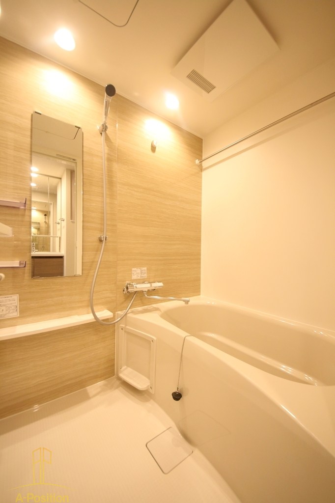 コンフォリア・リヴ本町WEST Q