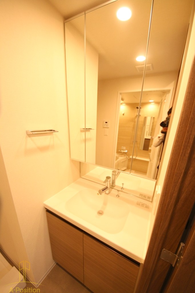 コンフォリア・リヴ本町WEST Q