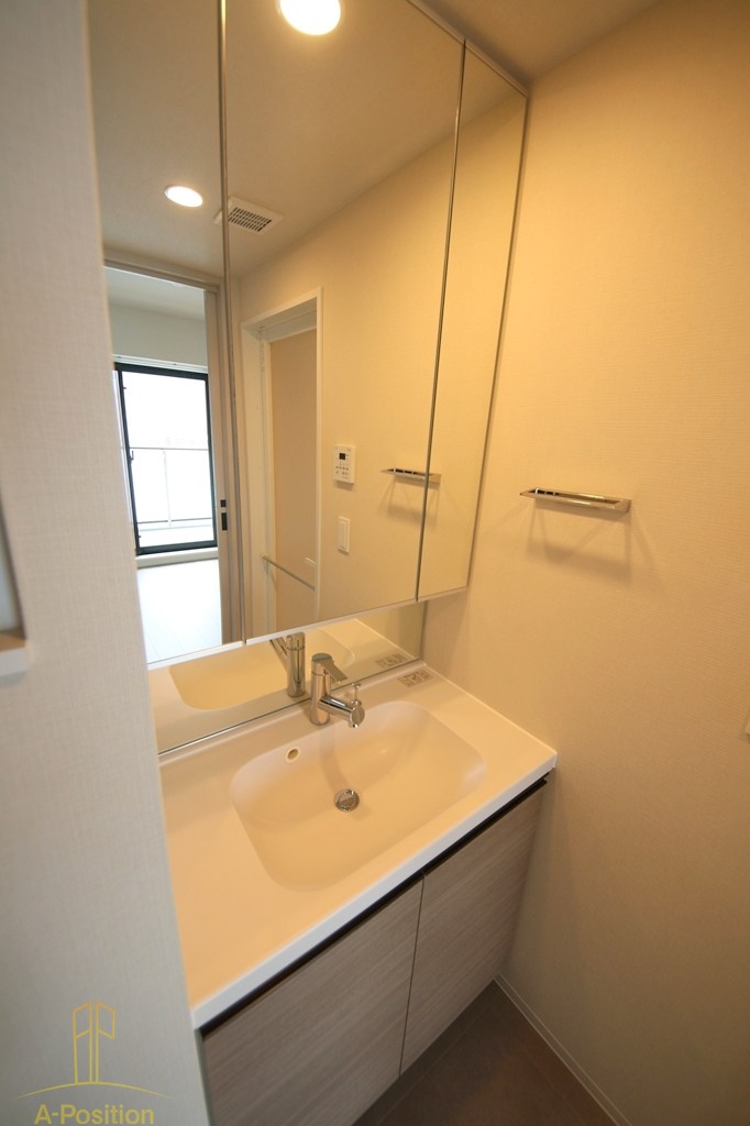 コンフォリア・リヴ本町WEST Q