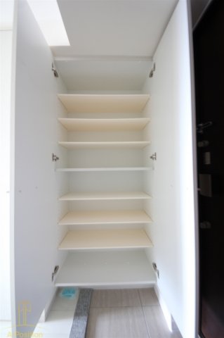 レジュールアッシュウエストレジス