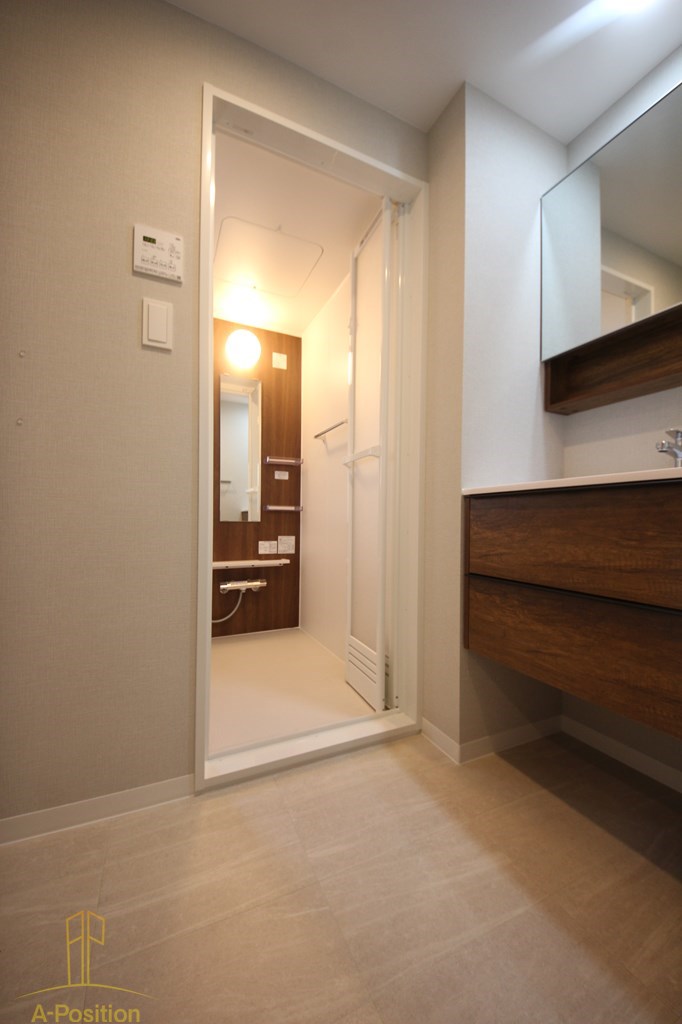 GLUCKMAISON/S-EBIE XI