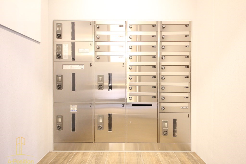 GLUCKMAISON/S-EBIE XI