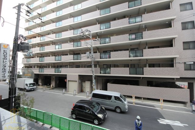 プレサンス阿波座駅前