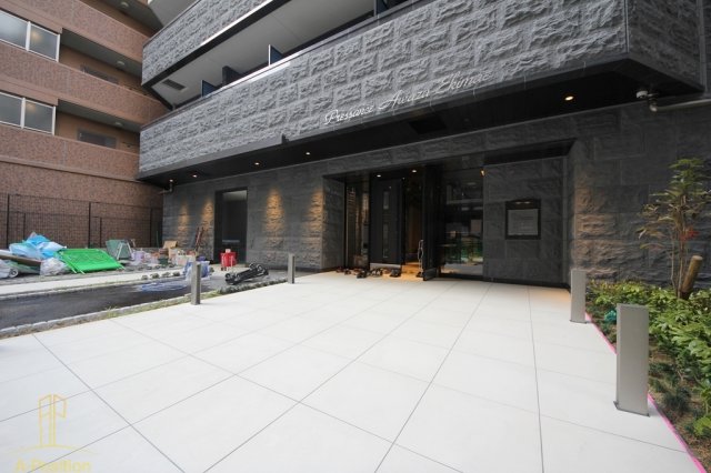 プレサンス阿波座駅前