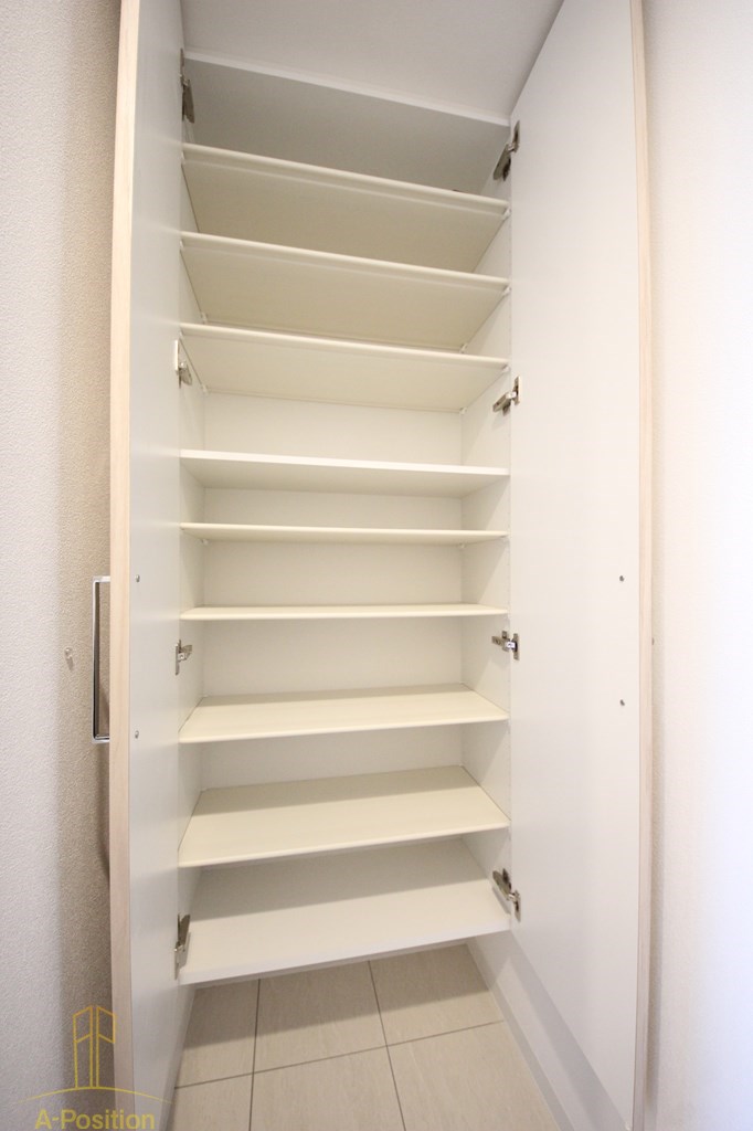 GLUCKMAISON/S-EBIE XI