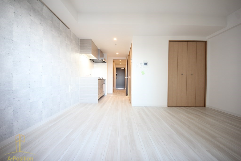 GLUCKMAISON/S-EBIE XI