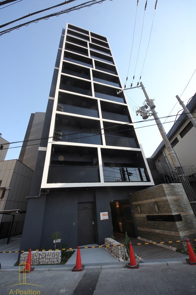 GLUCKMAISON/S-EBIE XI