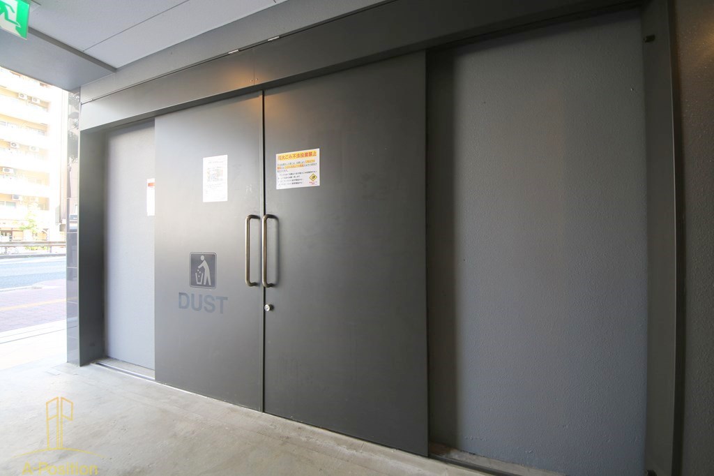 セレニテ難波リアン