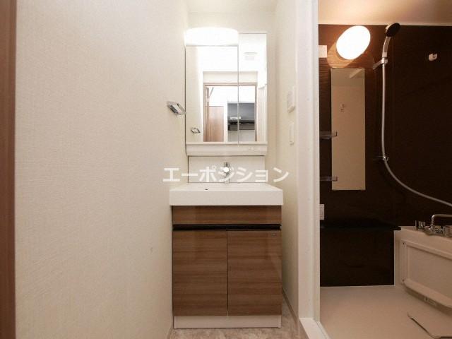 ワールドアイ難波南ポルタ