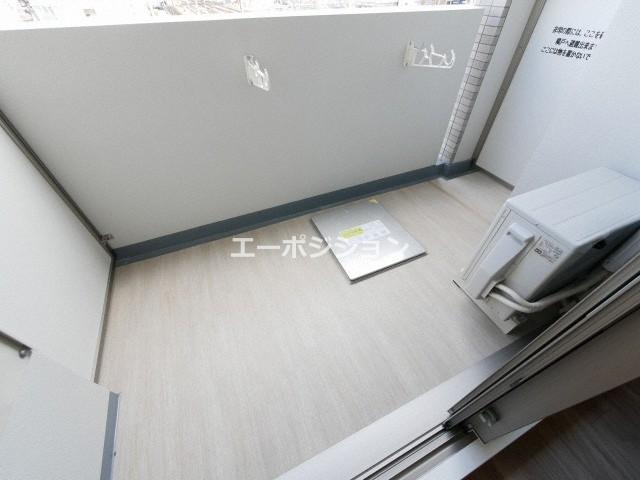 ワールドアイ難波南ポルタ