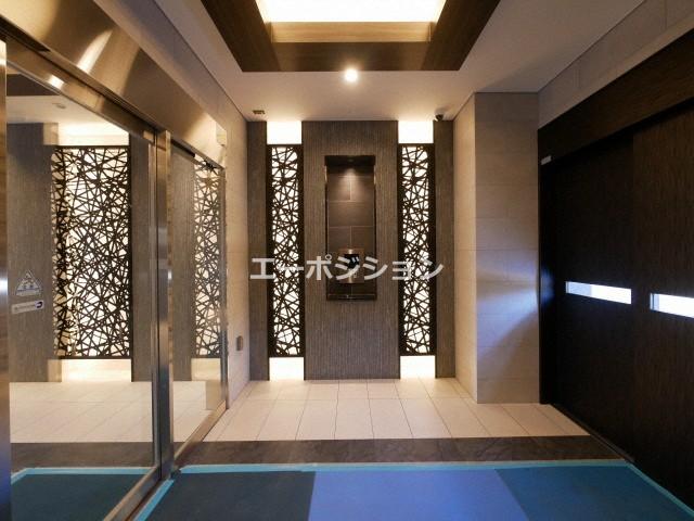 ワールドアイ難波南ポルタ