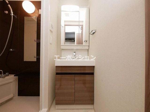 ワールドアイ難波南ポルタ