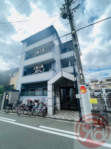 シャルマン清水の外観