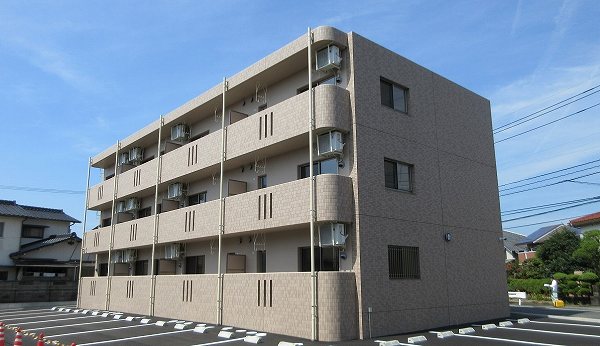 総社市総社の賃貸マンションの外観 総社市総社の賃貸マンションの外観
