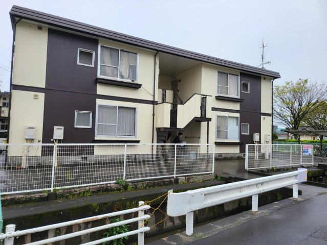 ハイツ北吉津B