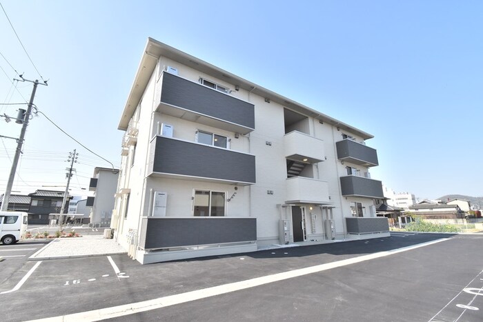 ユニヴェール　F棟