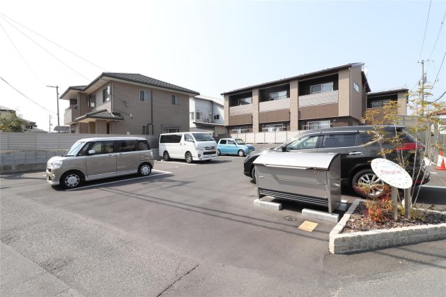 フルーリー中撫川　A棟