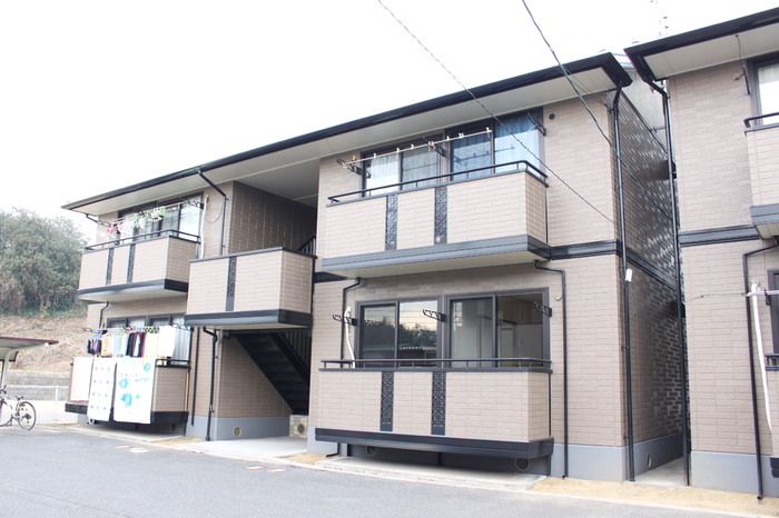 コニファーガーデン　３棟