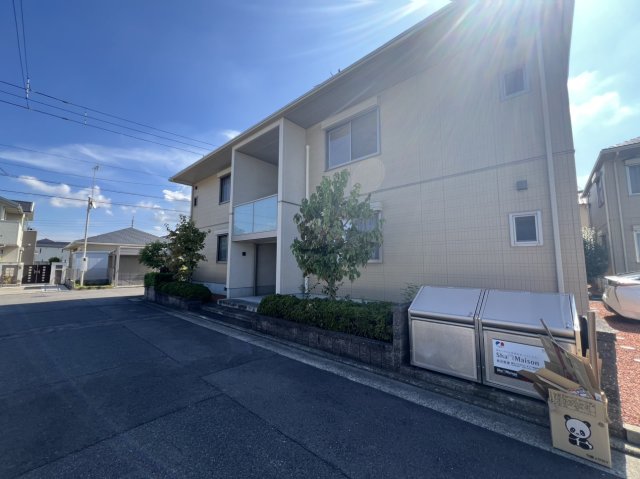 ルミエール松縄　Ａ棟