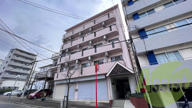 クリスタルコート下山手の外観