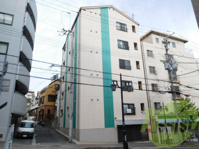 サントル花隈の外観