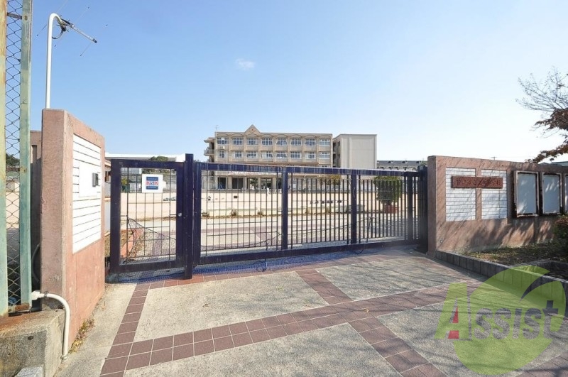 神戸市立長坂小学校 816m 神戸市立長坂小学校 816m