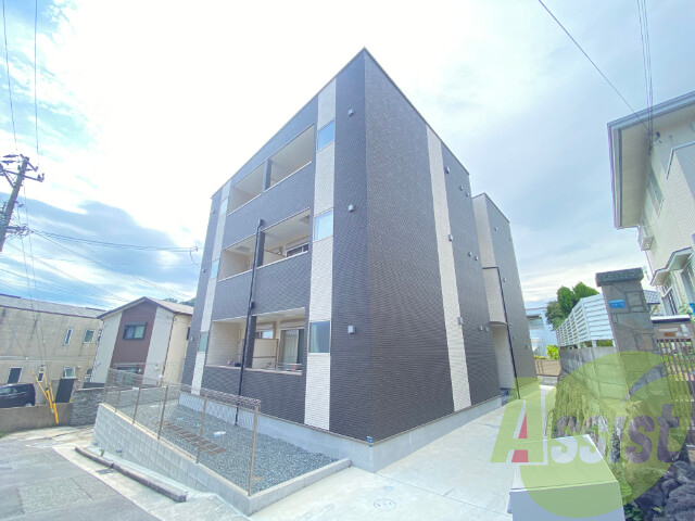 グランユイナス塩屋の外観